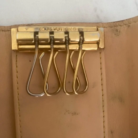 Louis Vuitton Key Holder - Picture 10 of 13